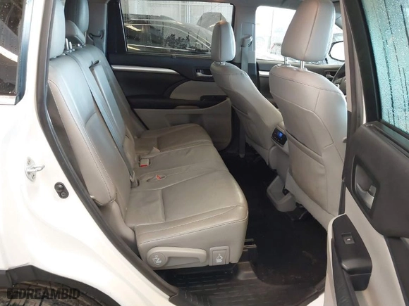 2016 Toyota Highlander XLE with VIN 5TDKKRFH3GS153709, listed as a IAAI auction lot 41630216 with 190670 miles. Bid and sale history available at carsss.com. Image 8.
