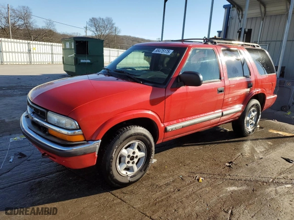 2000 Chevrolet Blazer LT with VIN 1GNDT13W1Y2272773, listed as a Copart auction lot 88475175 with 197,171 mi miles and Salvage Title. Bid and sale history available at carsss.com. Image 1.