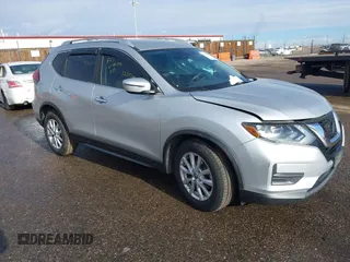 2020 Nissan Rogue SV with VIN KNMAT2MT4LP535422, listed as a IAAI auction lot 41068927 with 190,525 mi miles and . Bid and sale history available at DreamBid. Image 1.