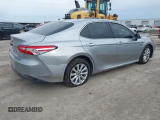 2019 Toyota Camry LE z VIN 4T1B11HK3KU769178, wystawiony jako IAAI lot #41348861 z przebiegiem 121 069 mil mil oraz . Historia ofert i sprzedaży dostępna na DreamBid. Obrazek 4.