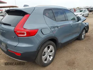 2021 Volvo XC40 Momentum with VIN YV4162UK3M2473571, listed as a IAAI auction lot 41718239 with 60,324 mi miles. Bid and sale history available at carsss.com. Image 4.