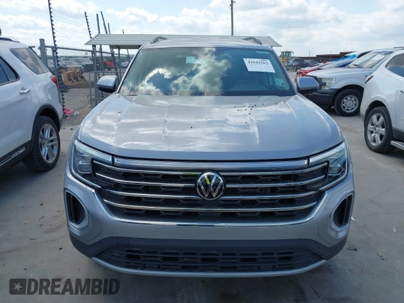 2024 Volkswagen Atlas SE z VIN 1V2WR2CA3RC567572, wystawiony jako IAAI lot #42042562 z przebiegiem 28 684 mil mil oraz . Historia ofert i sprzedaży dostępna na DreamBid. Obrazek 12.