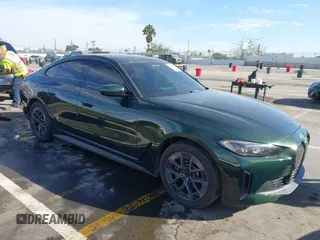 2023 BMW i4 eDrive35 z VIN WBY43AW03PFP63447, wystawiony jako IAAI lot #41300016 z przebiegiem 17 693 mil mil oraz . Historia ofert i sprzedaży dostępna na DreamBid. Obrazek 1.