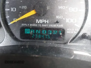 2002 Chevrolet Suburban LS with VIN 1GNFK16Z02J222591, listed as a IAAI auction lot 41791272 with 238,475 mi miles. Bid and sale history available at carsss.com. Image 7.