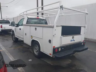 2019 Ford Super Duty F-250 SRW XL with VIN 1FDBF2A60KEC36428, listed as a IAAI auction lot 41735313 with 1 mi miles. Bid and sale history available at carsss.com. Image 3.