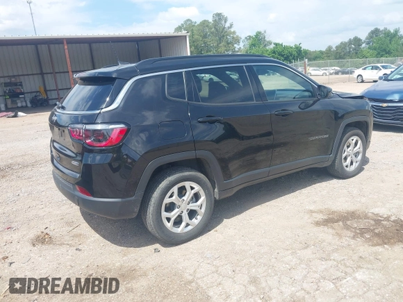 2024 Jeep Compass Latitude with VIN 3C4NJDBN4RT119513, listed as a IAAI auction lot 42153389 with 27,635 mi miles and . Bid and sale history available at carsss.com. Image 4.