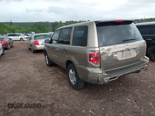 2007 Honda Pilot LX with VIN 5FNYF28197B002111, listed as a IAAI auction lot 42079540 with 1 mi miles. Bid and sale history available at carsss.com. Image 3.