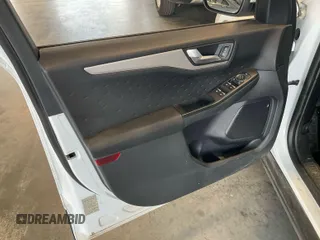 2020 Ford Escape SE z VIN 1FMCU0G62LUB45075, wystawiony jako IAAI lot #42743374 z przebiegiem 84 675 mil mil oraz . Historia ofert i sprzedaży dostępna na DreamBid. Obrazek 11.