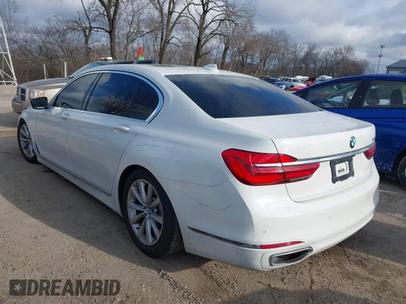 2018 BMW 7 Series 740i with VIN WBA7E2C50JG742505, listed as a IAAI auction lot 41238238 with 111,901 mi miles. Bid and sale history available at carsss.com. Image 3.