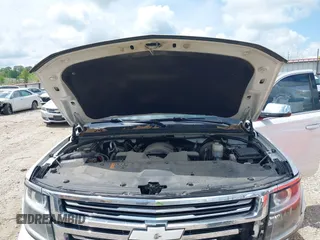 2018 Chevrolet Suburban Premier z VIN 1GNSKJKC6JR402075, wystawiony jako IAAI lot #42124796 z przebiegiem 156 900 mil mil oraz . Historia ofert i sprzedaży dostępna na DreamBid. Obrazek 10.
