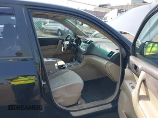 2009 Toyota Highlander z VIN JTEDS41A292082496, wystawiony jako IAAI lot #42495433 z przebiegiem 100 118 mil mil oraz . Historia ofert i sprzedaży dostępna na DreamBid. Obrazek 5.
