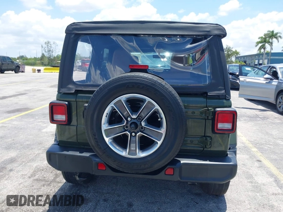 2022 Jeep Wrangler Unlimited Sahara z VIN 1C4HJXEN3NW242458, wystawiony jako IAAI lot #42352073 z przebiegiem 26 154 mil mil oraz . Historia ofert i sprzedaży dostępna na DreamBid. Obrazek 16.