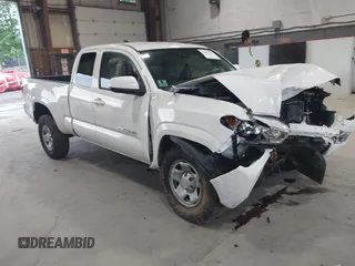 2017 Toyota Tacoma SR z VIN 5TFRX5GN1HX074192, wystawiony jako IAAI lot #42486394 z przebiegiem 84 003 mil mil oraz . Historia ofert i sprzedaży dostępna na DreamBid. Obrazek 1.