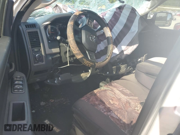 2012 Ram 2500 ST z VIN 3C6UD5CLXCG158412, wystawiony jako Copart lot #56632025 z przebiegiem 94 758 mil mil oraz Szkoda całkowita • Salvage title. Historia ofert i sprzedaży dostępna na DreamBid. Obrazek 8.