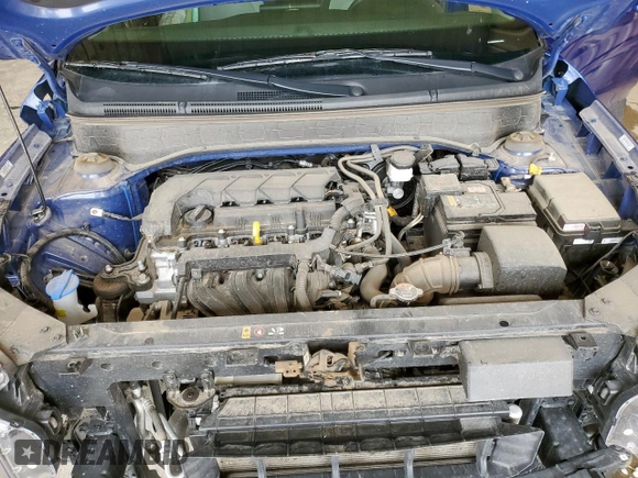 2024 Hyundai Venue SEL z VIN KMHRC8A38RU284095, wystawiony jako Copart lot #58979905 z przebiegiem 17 646 mil mil oraz Czysty tytuł • Clean title. Historia ofert i sprzedaży dostępna na DreamBid. Obrazek 11.