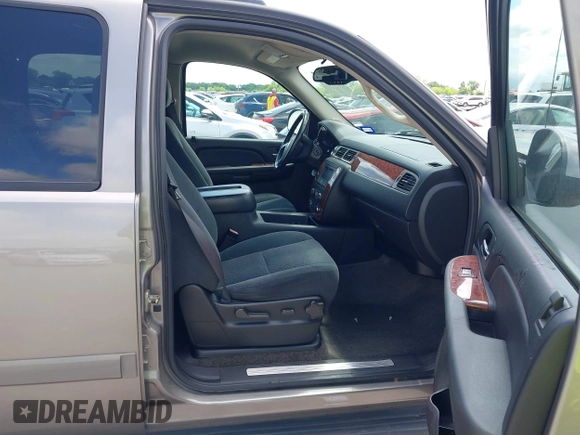 2008 Chevrolet Avalanche LS z VIN 3GNEC12J48G173429, wystawiony jako IAAI lot #42212433 z przebiegiem 151 817 mil mil oraz . Historia ofert i sprzedaży dostępna na DreamBid. Obrazek 5.