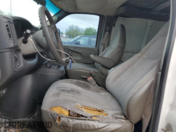 2004 Chevrolet Express Cargo with VIN 1GCGG25U841188896, listed as a Copart auction lot 59914195 with 331,537 mi miles and Salvage title. Bid and sale history available at DreamBid. Image 7.