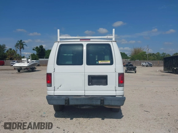 2013 Ford Econoline Cargo Commercial z VIN 1FTNE2EW4DDA25532, wystawiony jako IAAI lot #42136969 z przebiegiem 228 446 mil mil oraz . Historia ofert i sprzedaży dostępna na DreamBid. Obrazek 16.