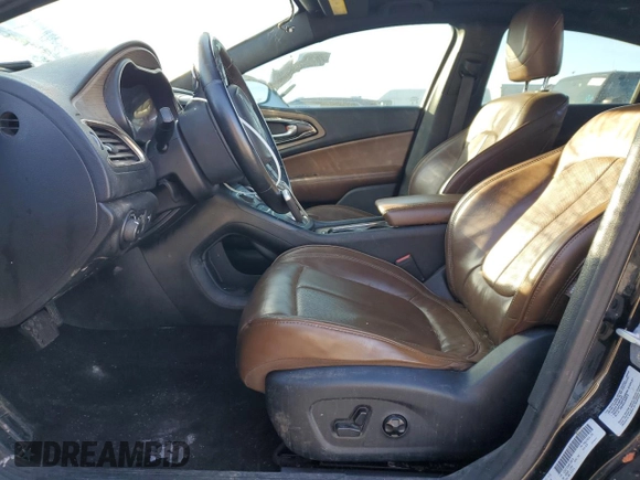 2016 Chrysler 200 C with VIN 1C3CCCEG4GN135818, listed as a Copart auction lot 43686035 with 115,078 mi miles and Clean Title. Bid and sale history available at carsss.com. Image 7.