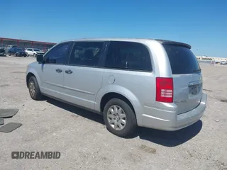2008 Chrysler Town & Country LX with VIN 2A8HR44H08R696935, listed as a IAAI auction lot 41679669 with 92,276 mi miles. Bid and sale history available at carsss.com. Image 3.
