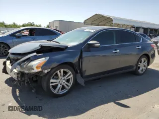 2013 Nissan Altima SL with VIN 1N4BL3AP9DC114568, listed as a Copart auction lot 61052475 with 145,577 mi miles and Salvage title. Bid and sale history available at DreamBid. Image 1.