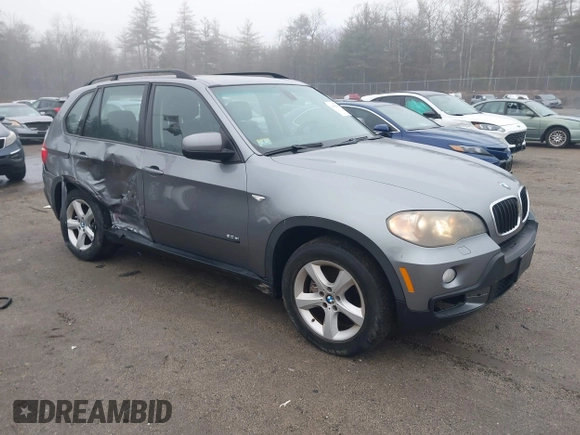 2008 BMW X5 3.0si with VIN 5UXFE43588L034447, listed as a IAAI auction lot 41892520 with 133,615 mi miles. Bid and sale history available at carsss.com. Image 1.