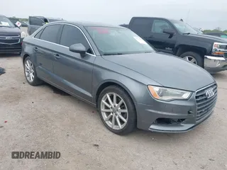 2015 Audi A3 Premium Plus z VIN WAUEFGFF2F1137045, wystawiony jako IAAI lot #41951582 z przebiegiem 82 199 mil mil oraz . Historia ofert i sprzedaży dostępna na DreamBid. Obrazek 1.