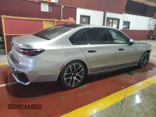 2024 BMW 7 Series 740i xDrive with VIN WBA33EH03RCS76249, listed as a Copart auction lot 45735165 with 26,449 mi miles and Clean Title. Bid and sale history available at carsss.com. Image 3.