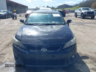 2013 Scion tC z VIN JTKJF5C76D3048463, wystawiony jako IAAI lot #41972560 z przebiegiem 204 863 mil mil oraz . Historia ofert i sprzedaży dostępna na DreamBid. Obrazek 6.