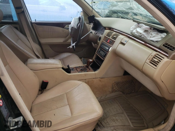 2002 Mercedes-Benz E-Class with VIN WDBJF70J12B491401, listed as a Copart auction lot 85482484 with 191,903 mi miles and Non Repairable. Bid and sale history available at carsss.com. Image 5.
