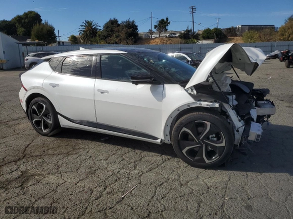 2024 Kia EV6 GT-Line with VIN KNDC4DLC6R5202338, listed as a Copart auction lot 77360204 with 8,185 mi miles and Salvage Title. Bid and sale history available at carsss.com. Image 4.