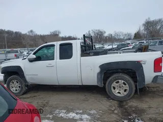 2007 Chevrolet Silverado 1500 LT w/1LT with VIN 1GCEK19J77Z645848, listed as a IAAI auction lot 41572307 with 210,226 mi miles. Bid and sale history available at carsss.com. Image 14.