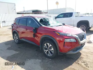 2021 Nissan Rogue SV z VIN JN8AT3BAXMW009086, wystawiony jako IAAI lot #42042747 z przebiegiem 68 594 mil mil oraz . Historia ofert i sprzedaży dostępna na DreamBid. Obrazek 1.