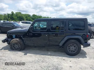 2024 Jeep Wrangler Sport S z VIN 1C4PJXDN6RW123452, wystawiony jako IAAI lot #42382840 z przebiegiem 17 234 mil mil oraz . Historia ofert i sprzedaży dostępna na DreamBid. Obrazek 14.