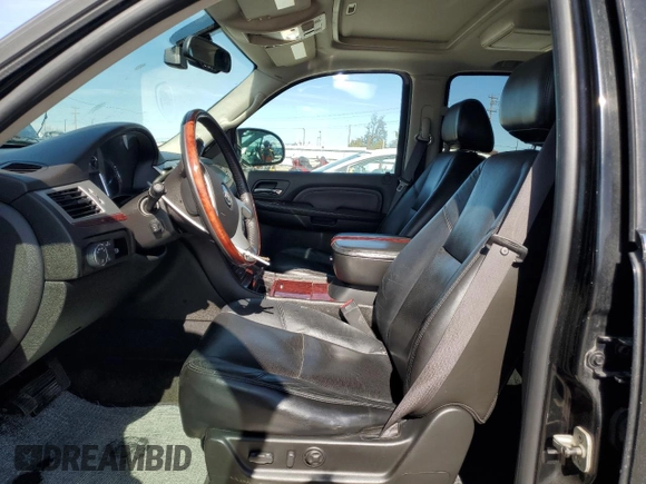 2009 Cadillac Escalade z VIN 1GYFK23279R255745, wystawiony jako Copart lot #50823945 z przebiegiem 209 978 mil mil oraz Szkoda całkowita • Salvage title. Historia ofert i sprzedaży dostępna na DreamBid. Obrazek 7.