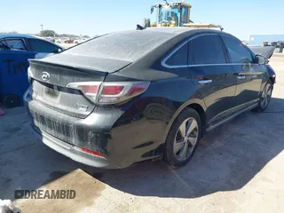 2017 Hyundai Sonata Limited with VIN KMHE34L17HA045964, listed as a IAAI auction lot 41397078 with 135,109 mi miles and . Bid and sale history available at carsss.com. Image 4.