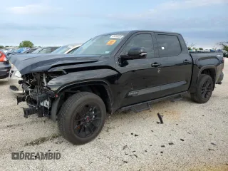 2024 Toyota Tundra Limited z VIN 5TFWA5DB7RX182672, wystawiony jako Copart lot #45340055 z przebiegiem 10 742 mil mil oraz Szkoda całkowita • Salvage title. Historia ofert i sprzedaży dostępna na DreamBid. Obrazek 1.