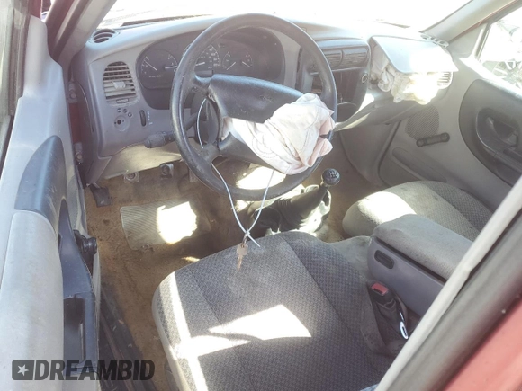 1998 Ford Ranger XL z VIN 1FTYR10U0WUA32708, wystawiony jako Copart lot #52278275 z przebiegiem 230 249 mil mil oraz Szkoda całkowita • Salvage title. Historia ofert i sprzedaży dostępna na DreamBid. Obrazek 8.