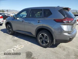 2024 Nissan Rogue SV z VIN JN8BT3BA0RW002143, wystawiony jako Copart lot #46663145 z przebiegiem 9 837 mil mil oraz Szkoda całkowita • Salvage title. Historia ofert i sprzedaży dostępna na DreamBid. Obrazek 2.