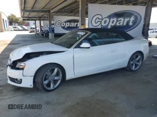 2011 Audi A5 Premium Plus z VIN WAUJFAFH0BN009645, wystawiony jako Copart lot #54074215 z przebiegiem 81 632 mil mil oraz Szkoda całkowita • Salvage title. Historia ofert i sprzedaży dostępna na DreamBid. Obrazek 1.
