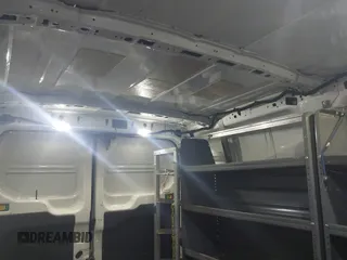 2017 Ford Transit z VIN 1FTYE1ZM4HKA28769, wystawiony jako IAAI lot #42692562 z przebiegiem 240 533 mil mil oraz . Historia ofert i sprzedaży dostępna na DreamBid. Obrazek 8.