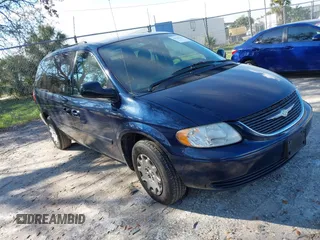 2004 Chrysler Town & Country LX with VIN 2C8GP44R14R510023, listed as a IAAI auction lot 41541652 with 213,273 mi miles. Bid and sale history available at carsss.com. Image 1.
