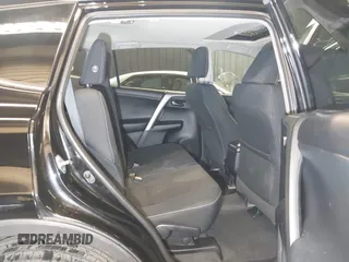 2016 Toyota RAV4 XLE z VIN 2T3RFREV5GW450313, wystawiony jako IAAI lot #42341363 z przebiegiem 68 761 mil mil oraz . Historia ofert i sprzedaży dostępna na DreamBid. Obrazek 8.
