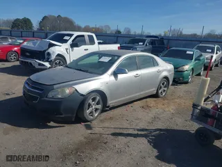 2008 Chevrolet Malibu LT w/1LT with VIN 1G1ZH57B18F280677, listed as a IAAI auction lot 41820330 with 242,037 mi miles. Bid and sale history available at carsss.com. Image 2.