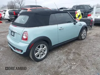2011 MINI Convertible S с VIN WMWZP3C5XBTX84469, выставлен на аукционе IAAI как лот 41738707 с пробегом 77 464 миль миль и . История ставок и продаж доступна на DreamBid. Изображение 4.