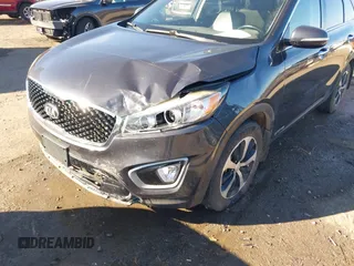 2018 Kia Sorento EX with VIN 5XYPHDA52JG346569, listed as a IAAI auction lot 40932087 with 121,836 mi miles and . Bid and sale history available at DreamBid. Image 6.