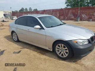 2007 BMW 3 Series 328i with VIN WBAVA33567PG51582, listed as a IAAI auction lot 42063599 with 1 mi miles. Bid and sale history available at carsss.com. Image 1.