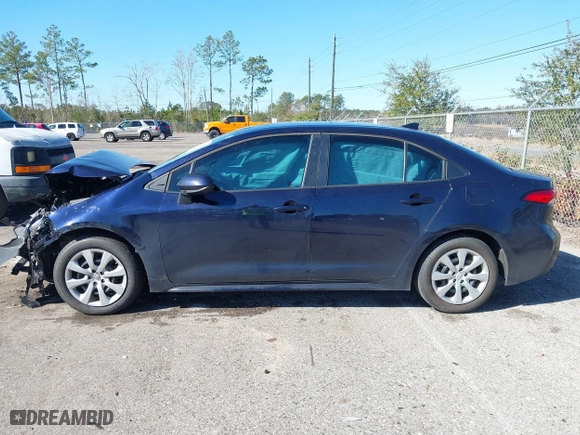 2022 Toyota Corolla LE with VIN 5YFEPMAE2NP303443, listed as a IAAI auction lot 41496976 with 47,292 mi miles. Bid and sale history available at carsss.com. Image 14.