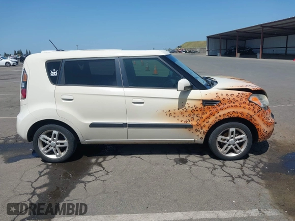 2010 Kia Soul + with VIN KNDJT2A28A7078333, listed as a IAAI auction lot 42097259 with 165,243 mi miles. Bid and sale history available at carsss.com. Image 13.