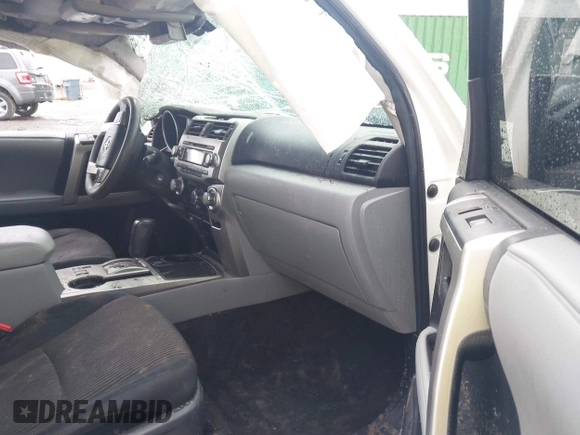 2010 Toyota 4Runner SR5 z VIN JTEZU5JR7A5008313, wystawiony jako IAAI lot #42242277 z przebiegiem 276 484 mil mil oraz . Historia ofert i sprzedaży dostępna na DreamBid. Obrazek 5.